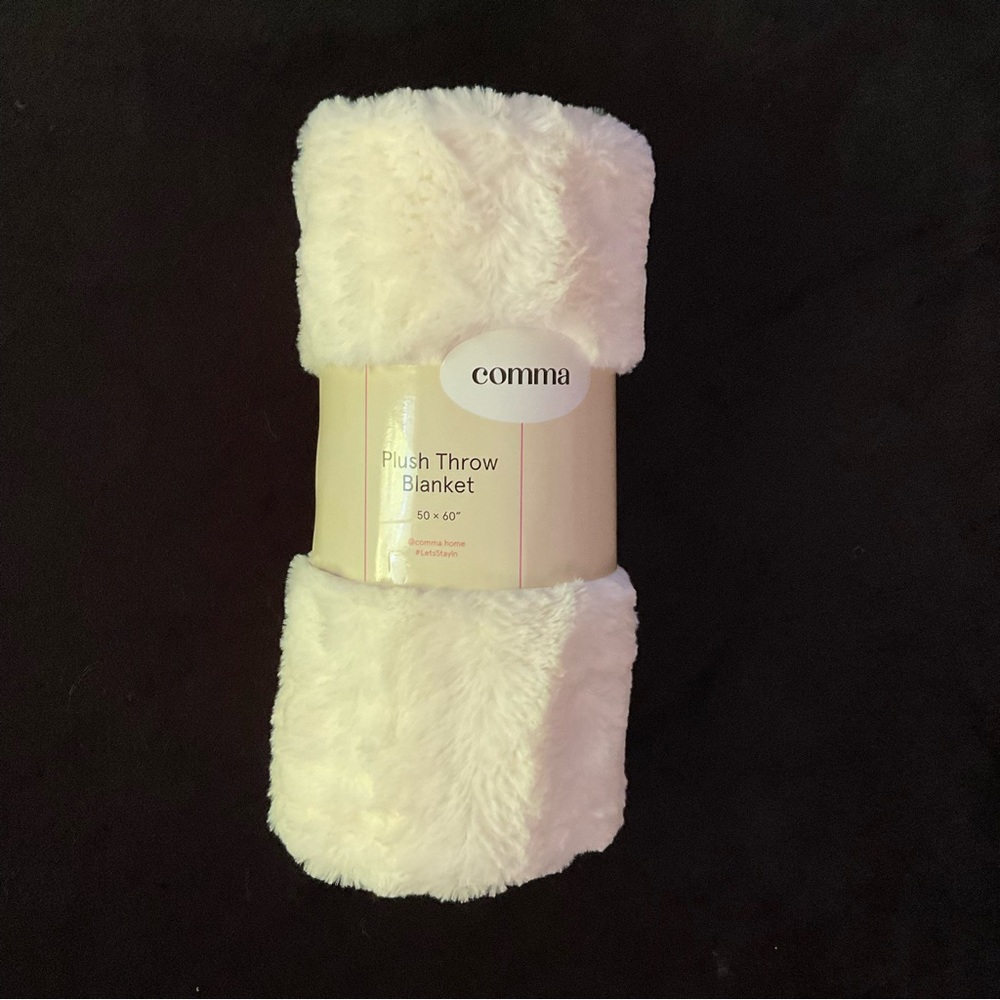 Throw blanket by Comma
